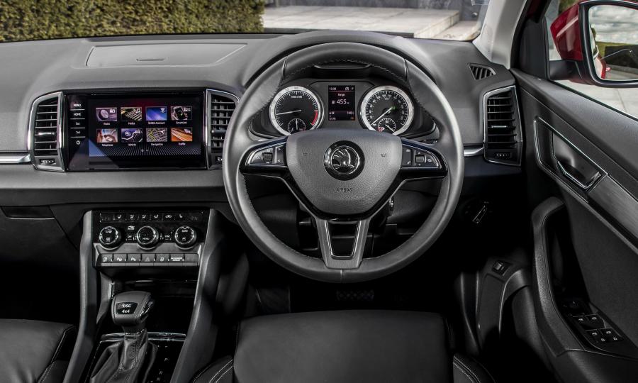 Панель приборов Skoda Karoq 4x4 2017 года  (UK) (фото 40 из 40)
